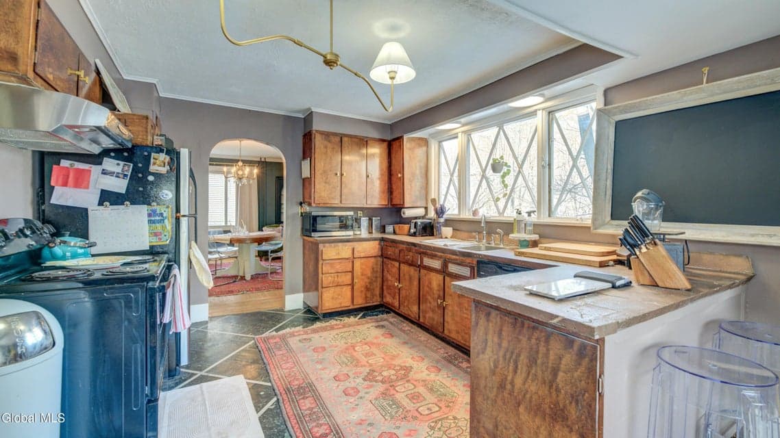 375 W Main Street, Amsterdam, NY, photo 5