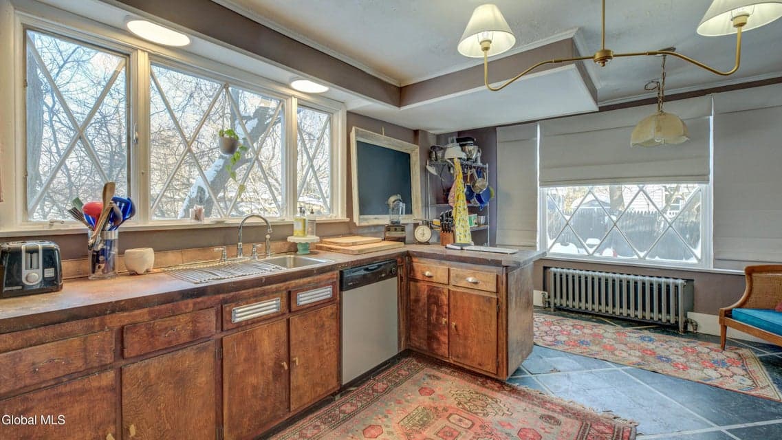 375 W Main Street, Amsterdam, NY, photo 4