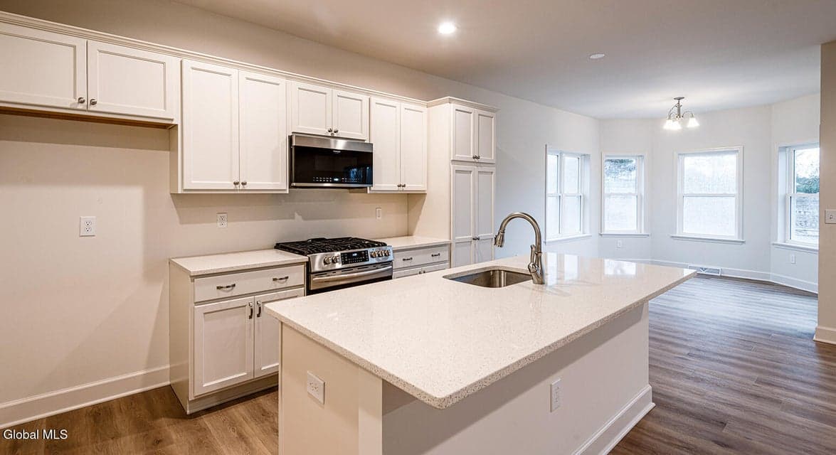 14 Seville Way, photo 4