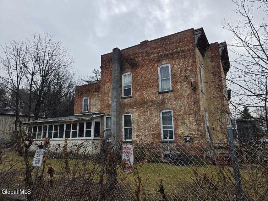69 S Main Street, Castleton-on-Hudson, NY 12033, photo 3