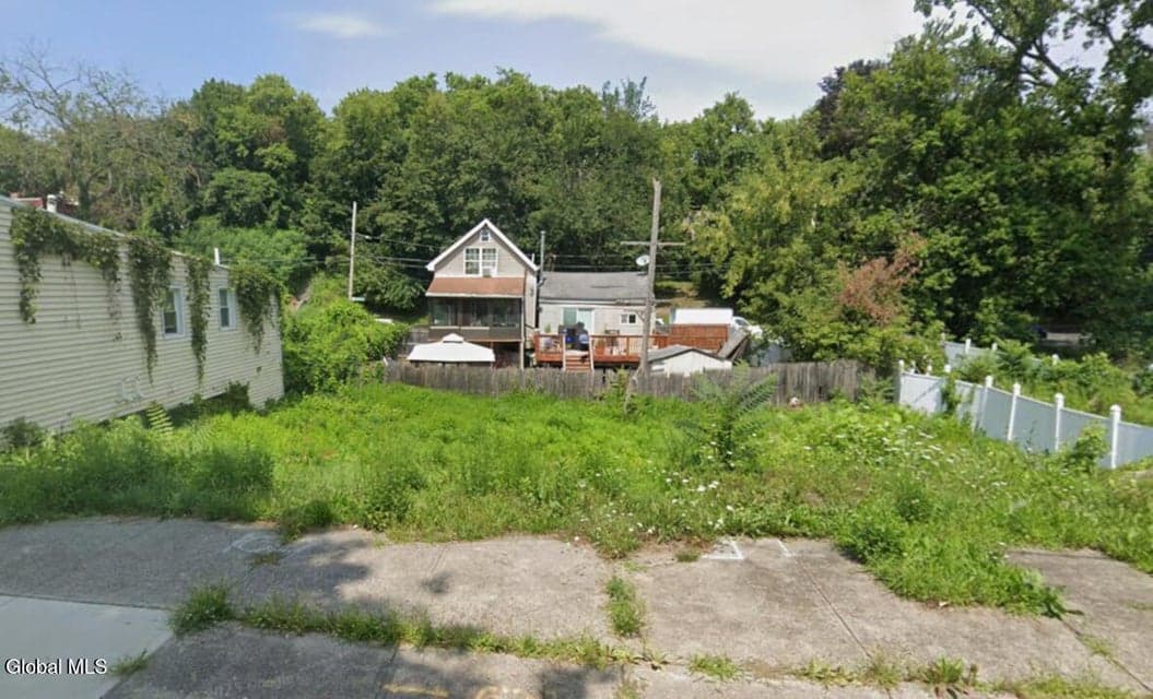 100 Alexander Street, photo 1