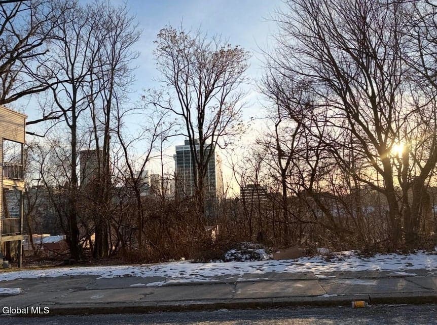 120-124 First Street, photo 1