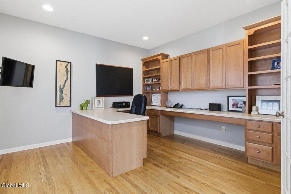 77 Somerset Drive, photo 3