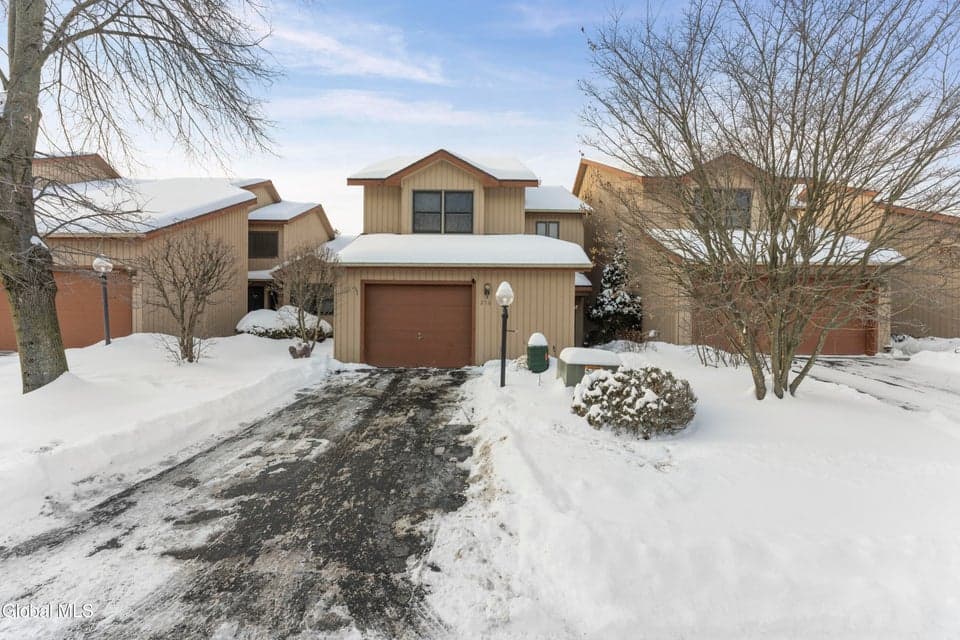 216 Harvard Road, photo 1