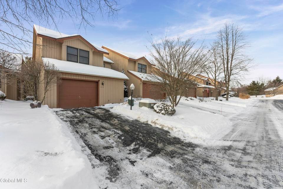 216 Harvard Road, photo 2