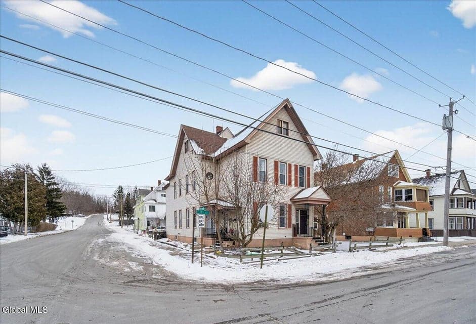 38 Milton Avenue, photo 1