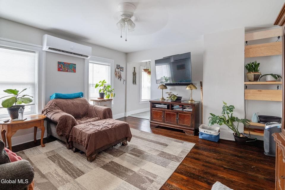 206 Front Street, photo 4
