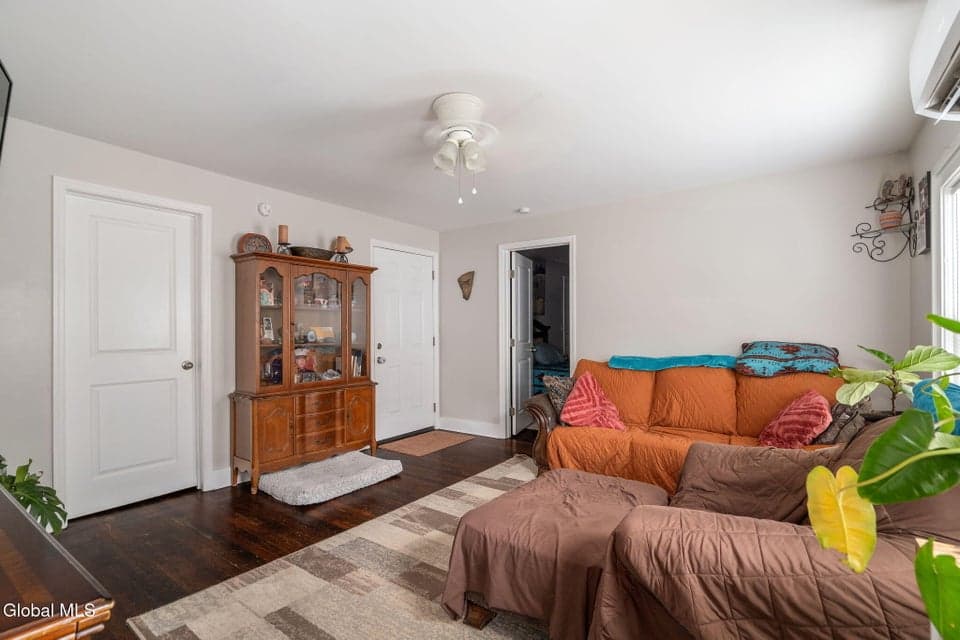 206 Front Street, photo 5