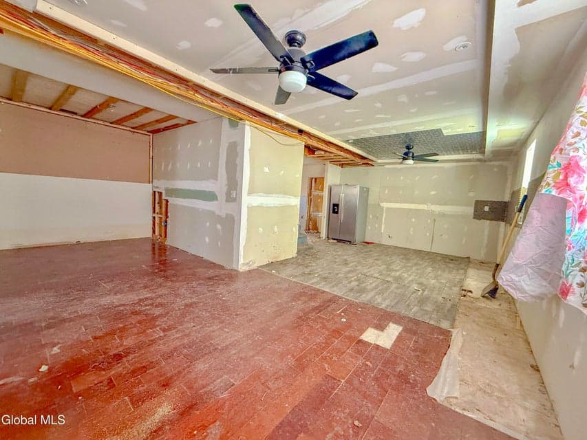 3402 NY RT 7, photo 5