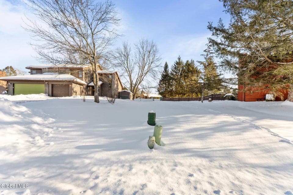 36 Eton Drive, photo 2
