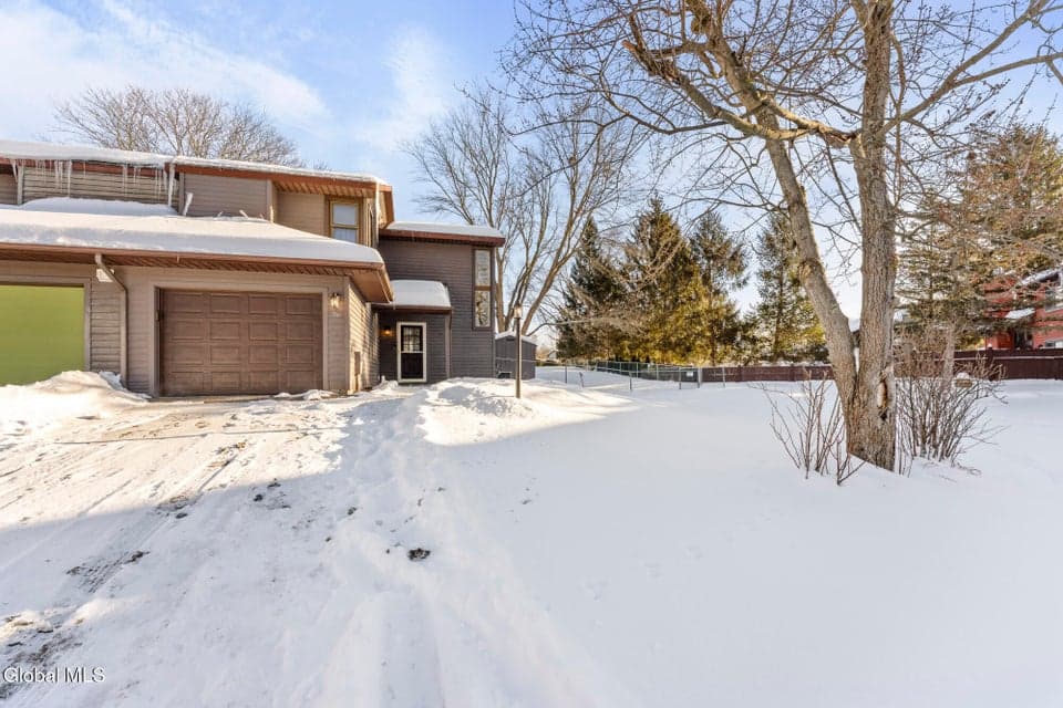 36 Eton Drive, photo 1