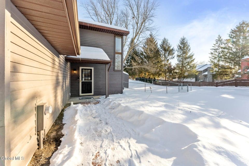 36 Eton Drive, photo 3