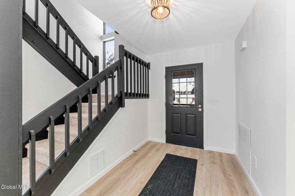 36 Eton Drive, photo 4