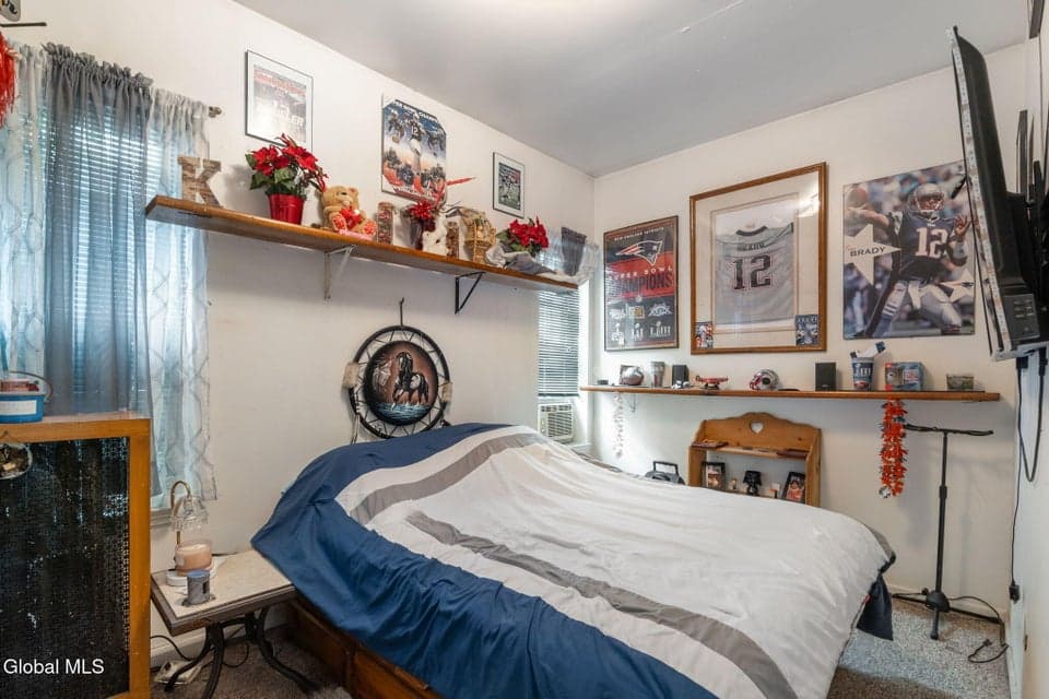 944 Park Avenue, photo 3