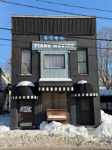 850 Broadway