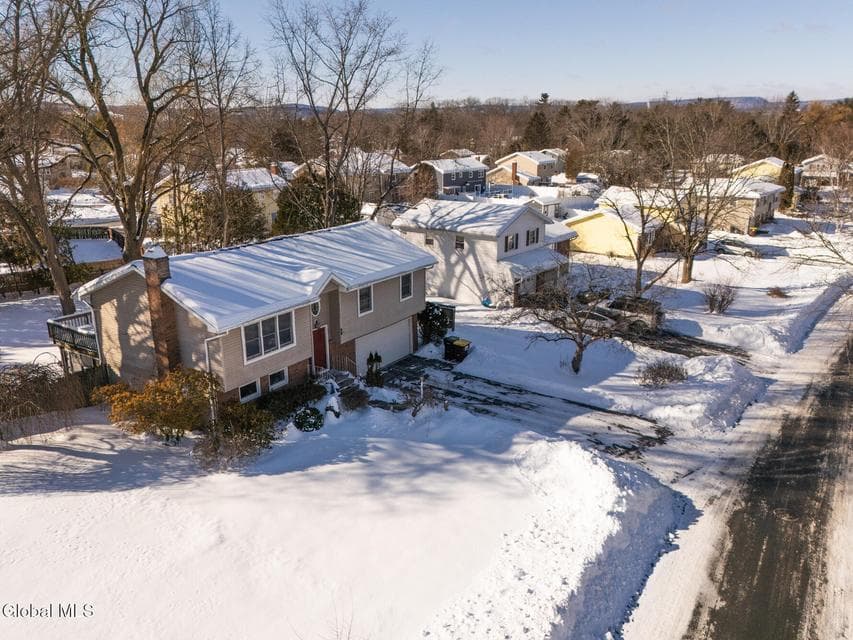 8 Sherbrook Drive, photo 2
