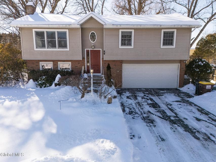8 Sherbrook Drive, photo 1