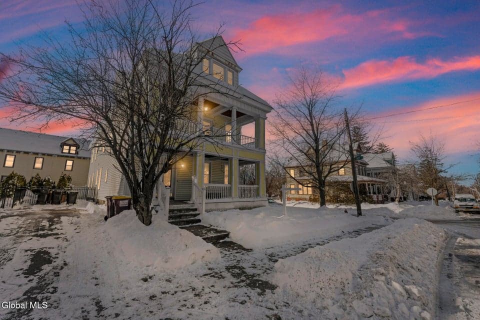86 Pinewoods Avenue, photo 3