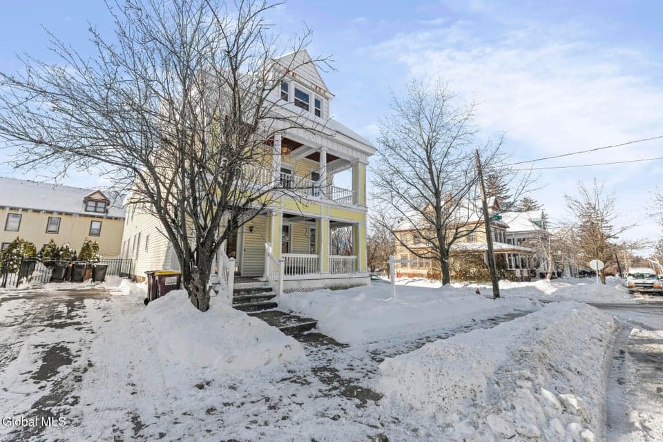 86 Pinewoods Avenue, photo 2