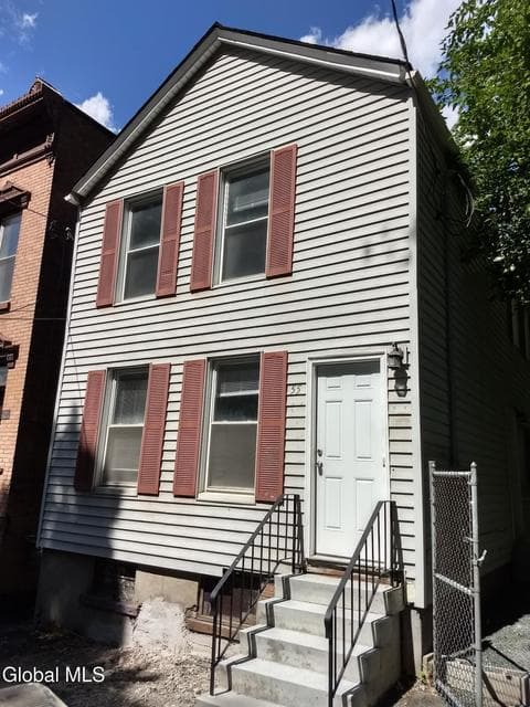 55 Tyler Street, photo 1