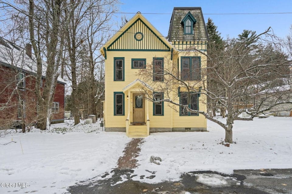 4 Saratoga Avenue, photo 1