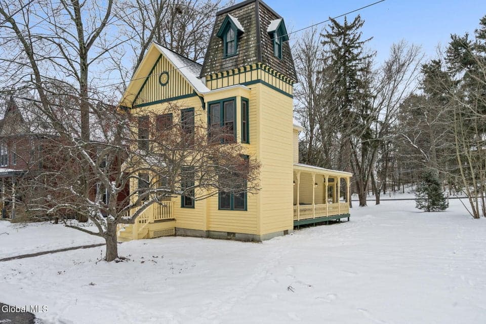 4 Saratoga Avenue, photo 2