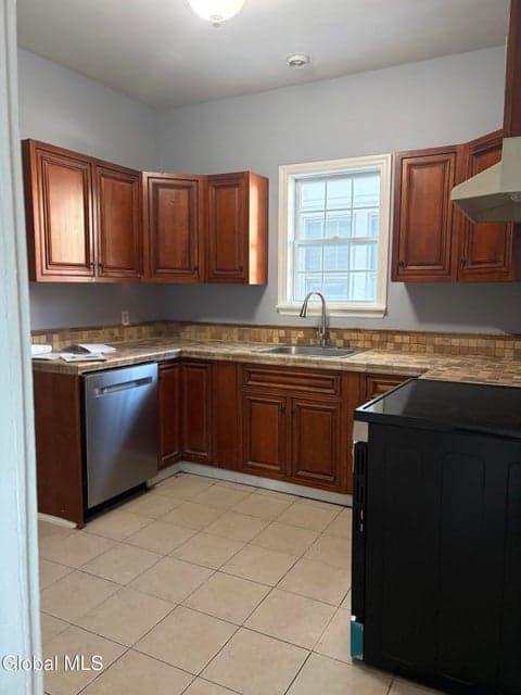 17 Winthrop Avenue, photo 3