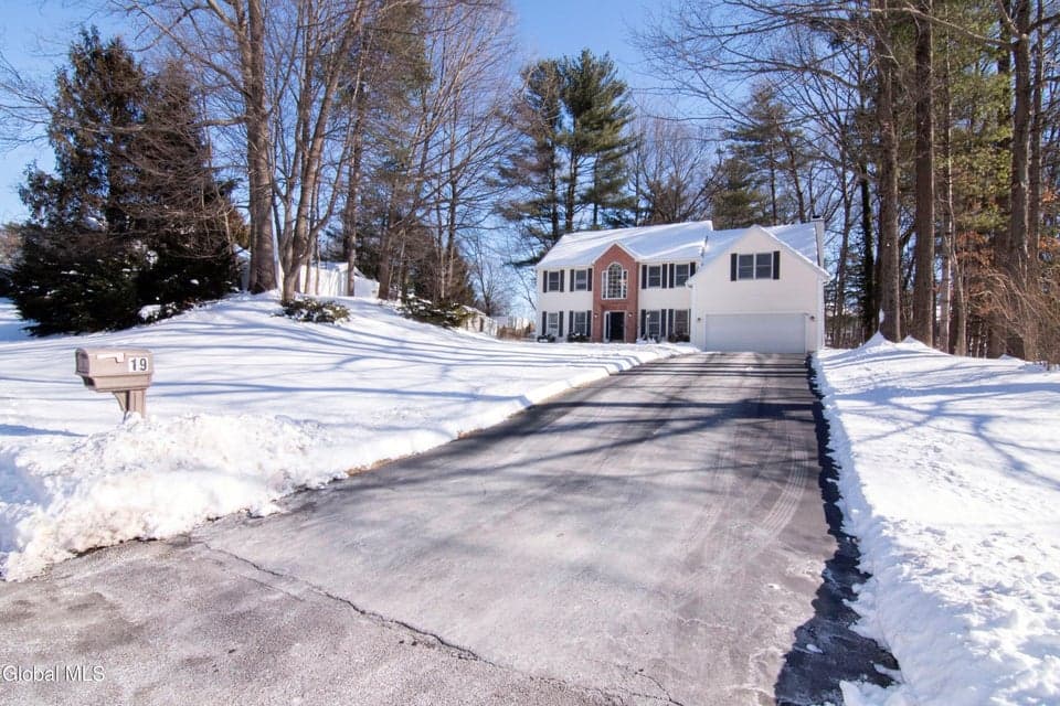 19 Mann Boulevard, photo 2
