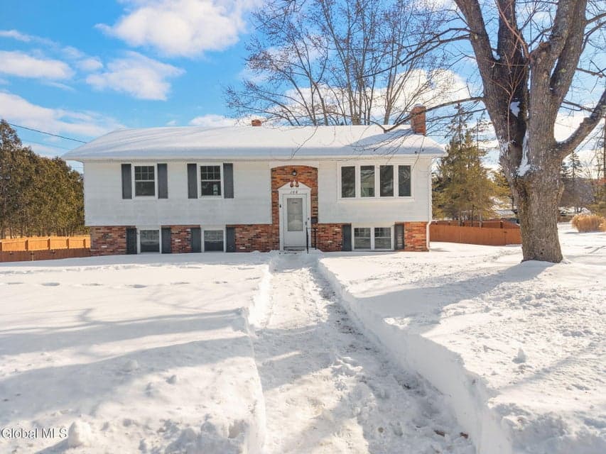 108 Crabapple Lane, photo 1