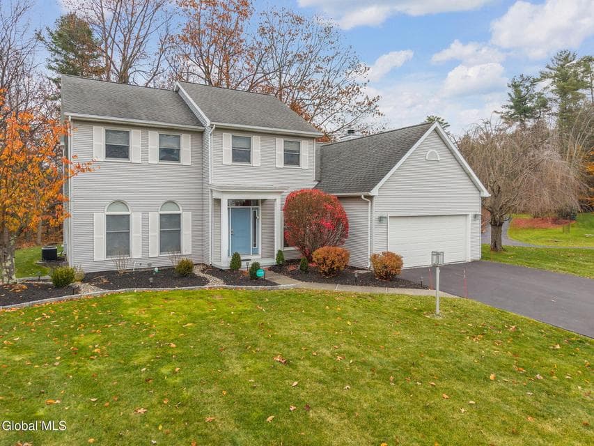 63 Bittersweet Lane, photo 2