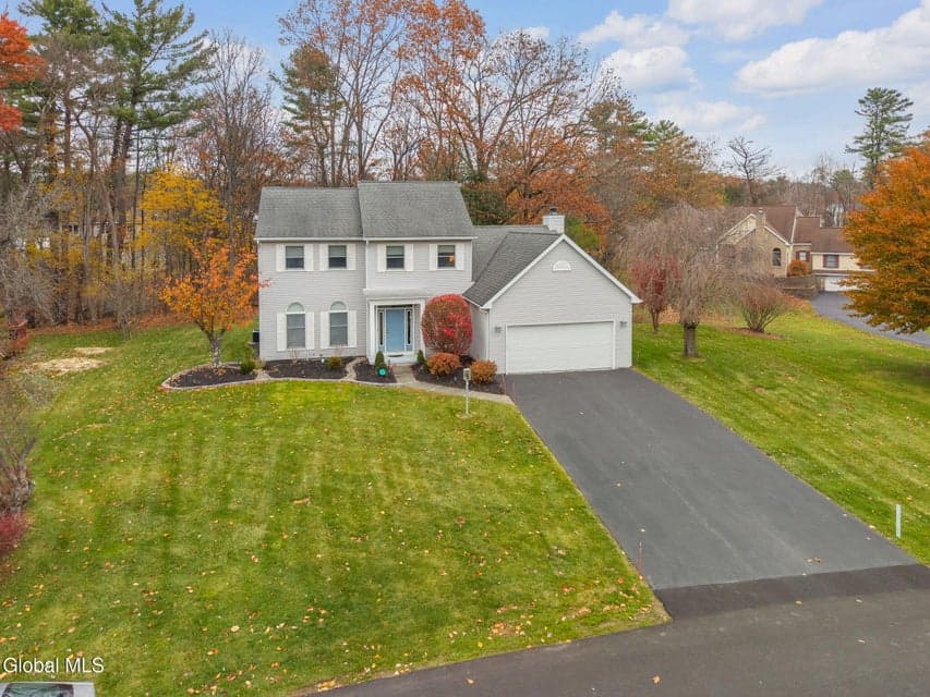63 Bittersweet Lane, photo 3