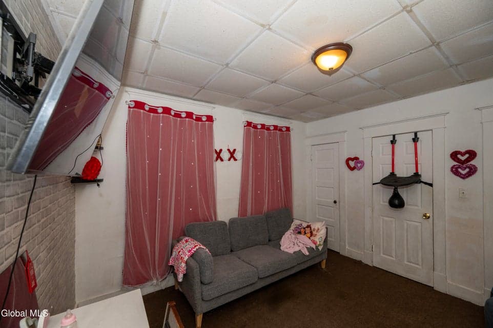 184 N Lake Avenue, photo 5