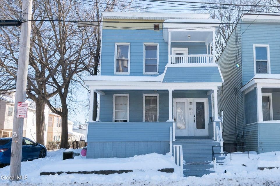 184 N Lake Avenue, photo 1