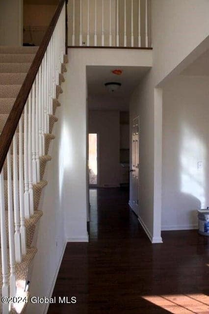 914 Ridgeview Circle, photo 2