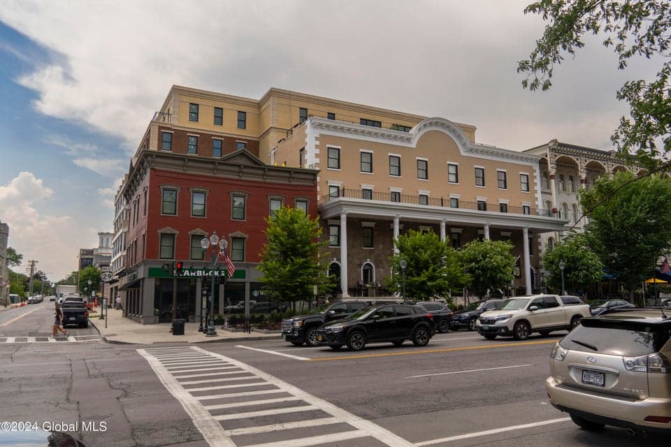 19 Washington Street, photo 1