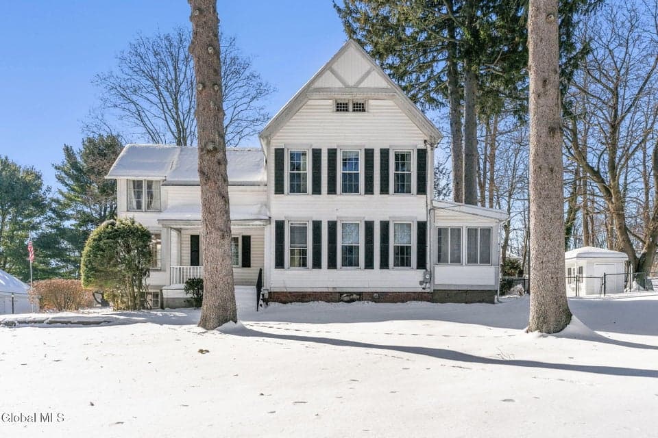174 Menands Road, photo 1