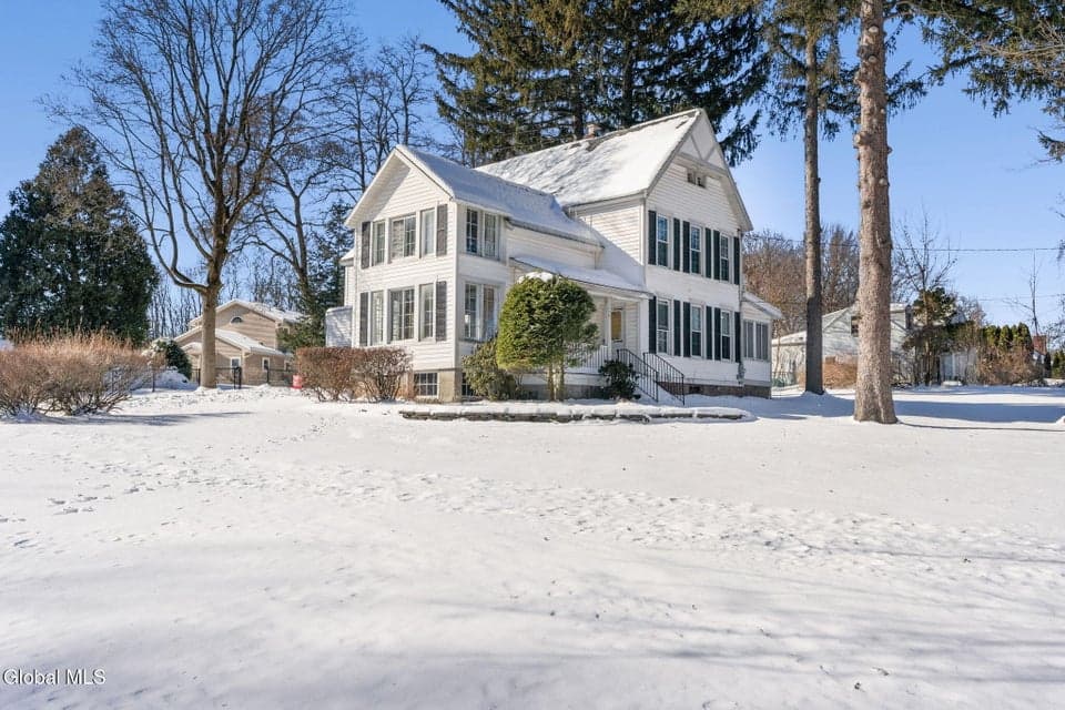 174 Menands Road, photo 2