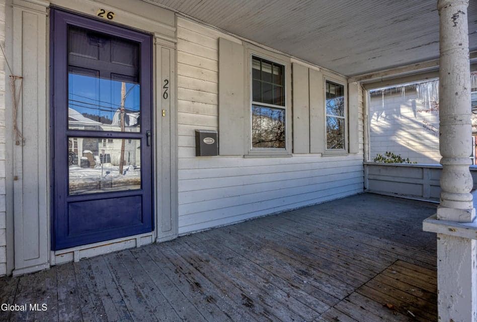 26 Elm Street, photo 2