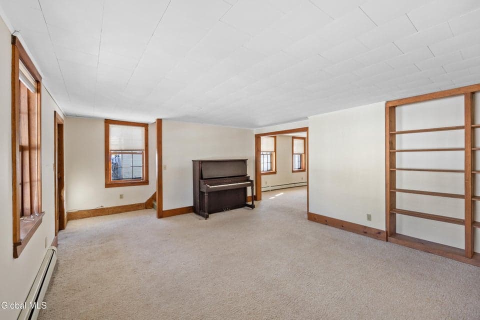 26 Elm Street, photo 3