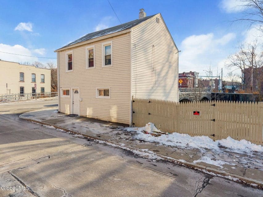 52 Ida Street, photo 2