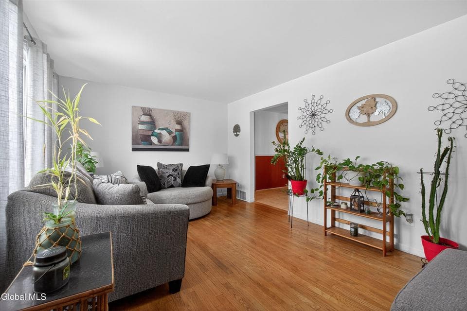 971 Kings Road, photo 5