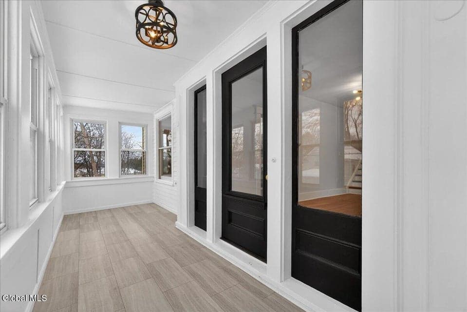45 Lorraine Avenue, photo 2