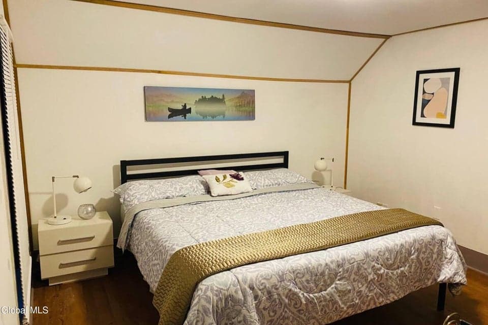 68 E Pine Street, photo 5