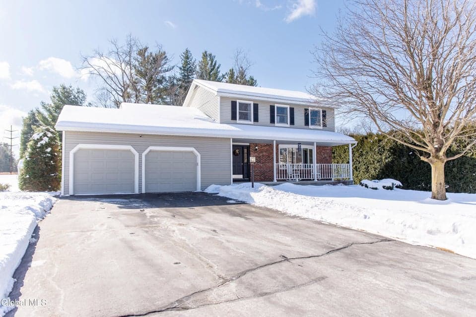 307 Debbie Drive, photo 1