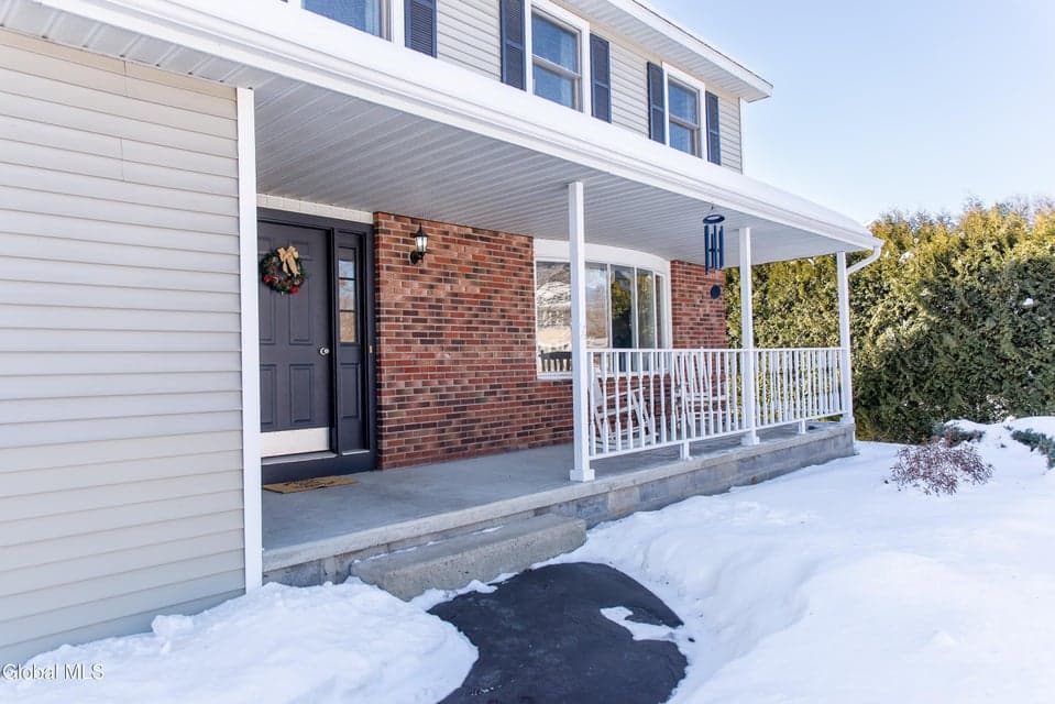 307 Debbie Drive, photo 2