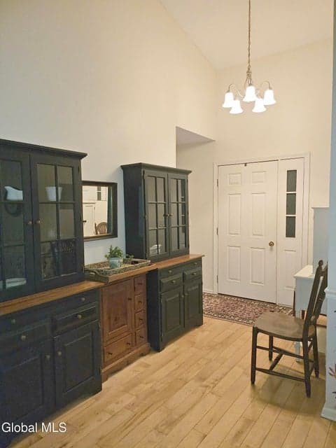 45 Walker Lane, photo 2