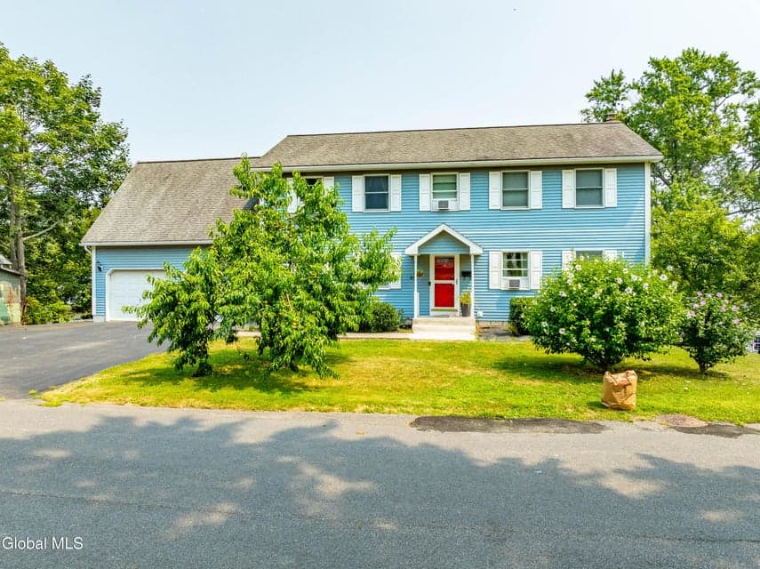 44 Western Avenue, photo 3