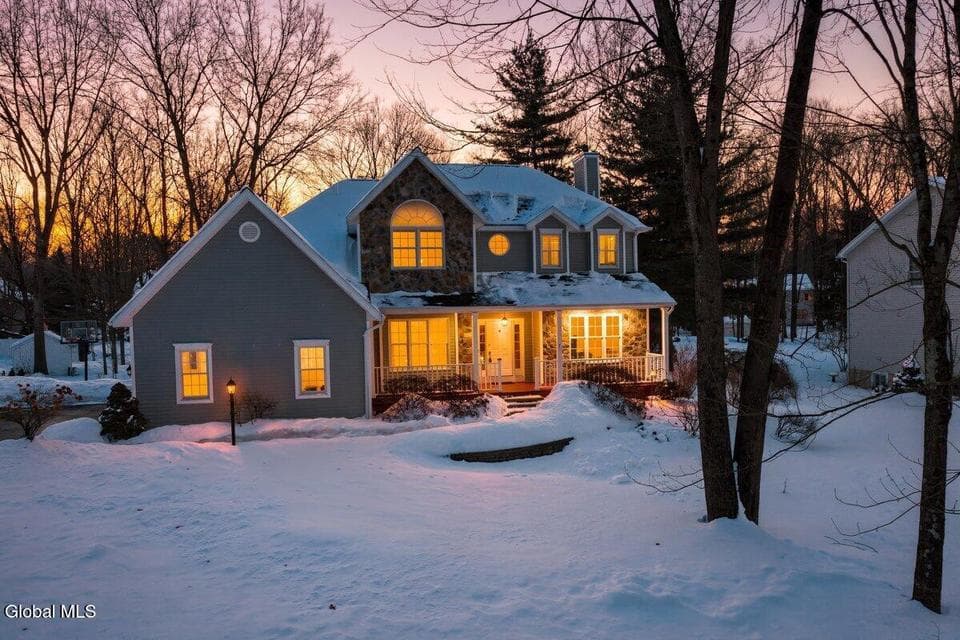 63 Hearthstone Drive, photo 1