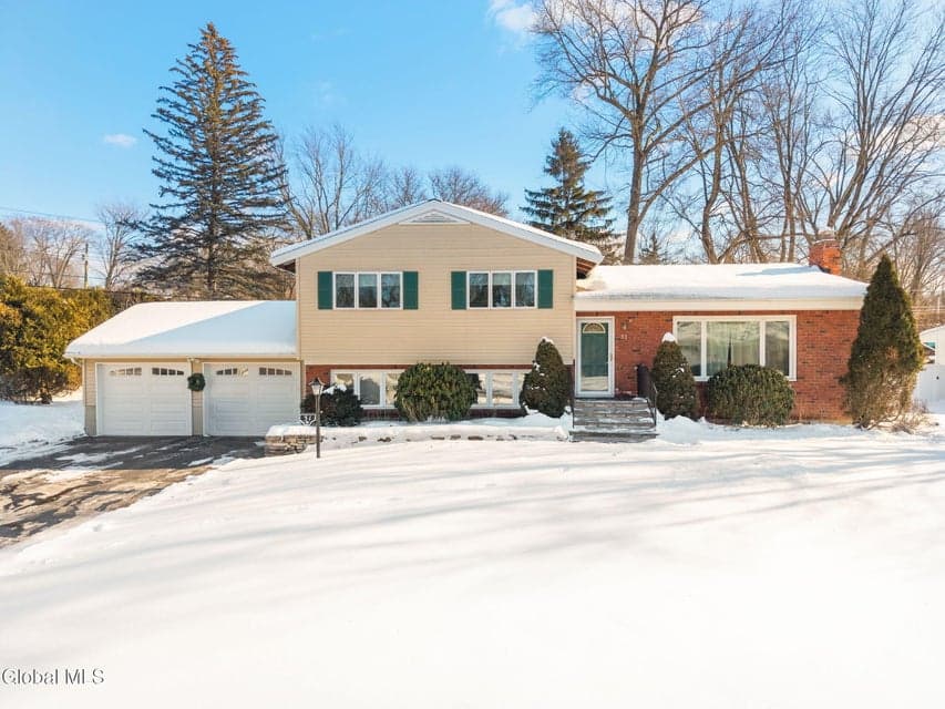 31 Brookwood Drive, photo 1