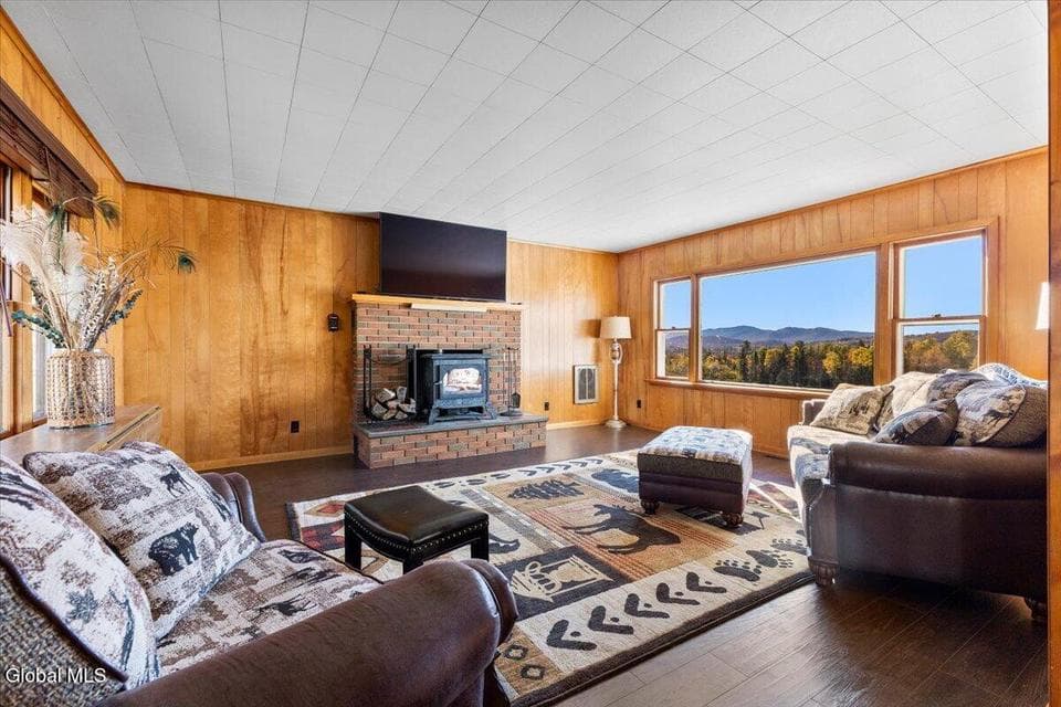 387 Chamberlain Road, photo 4